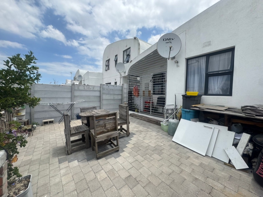 2 Bedroom Property for Sale in The Connifers Western Cape